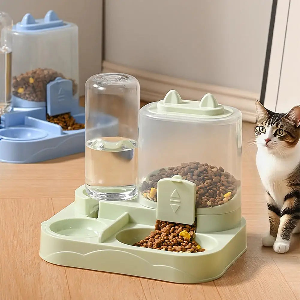 Futter- und Wasserspender für Hunde und Katzen