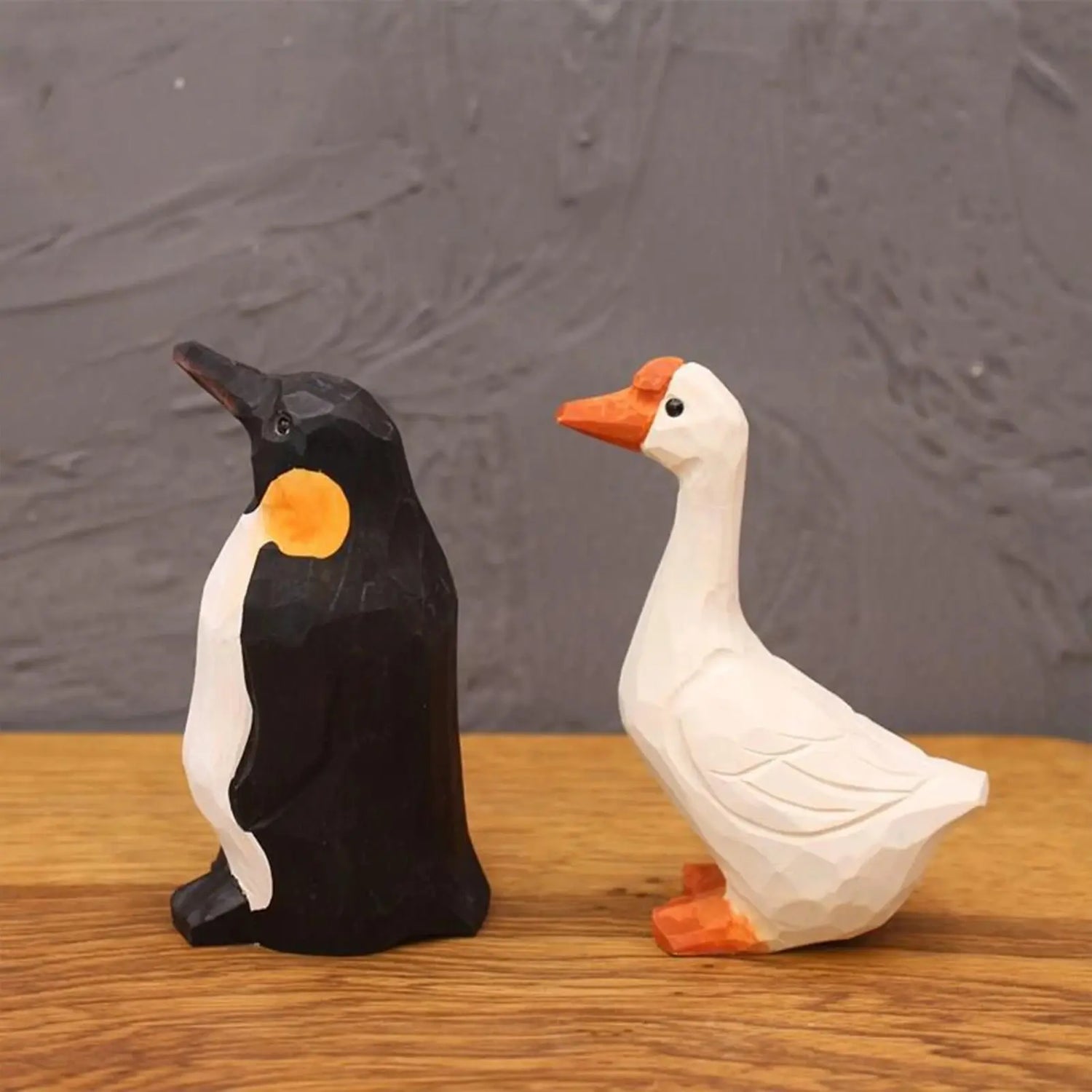 Pinguin Holzfigur – Handgeschnitzte Tierdekoration Petoria