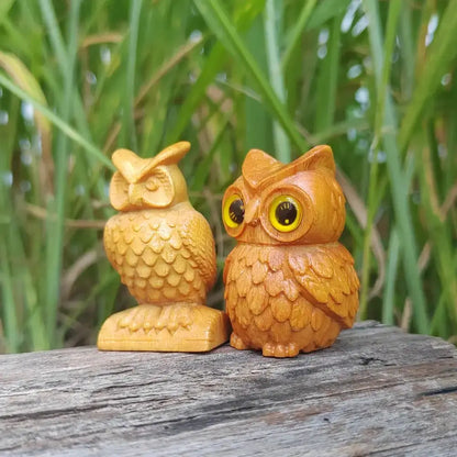 Handgeschnitzte Eulenfigur aus Holz Petoria