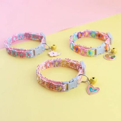Verstellbares Haustierhalsband mit Glocke und Pfotenmotiv Petoria