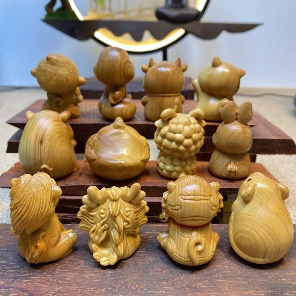 Zwölf Sternzeichen, Holzschnitzerei, Zwölf Sternzeichen, Holzsternzeichen, niedliche Holzschnitzerei, Miniatur-Ornamente, kleine Tierhandwerk