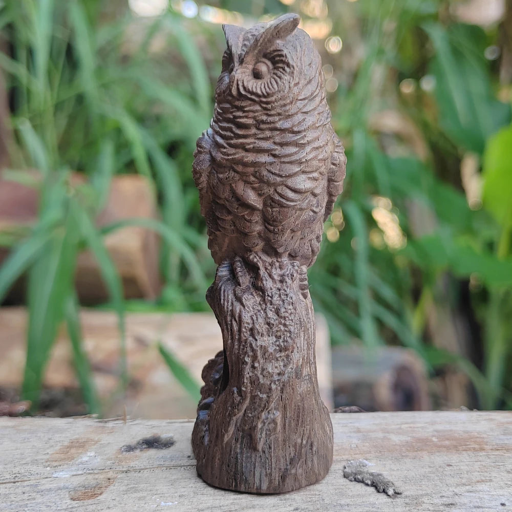 Eulen-Holzschnitzerei-Statue, Tierthemen-Kunstwerk, Dekorationsstück für Wohnzimmer und Arbeitszimmer, Perfektes Feiertagsgeschenk, Nordischer Stil Wohndekor, Naturthemen-Schnitzkunst, Holzkunst-Display, Minimalistisches Mo
