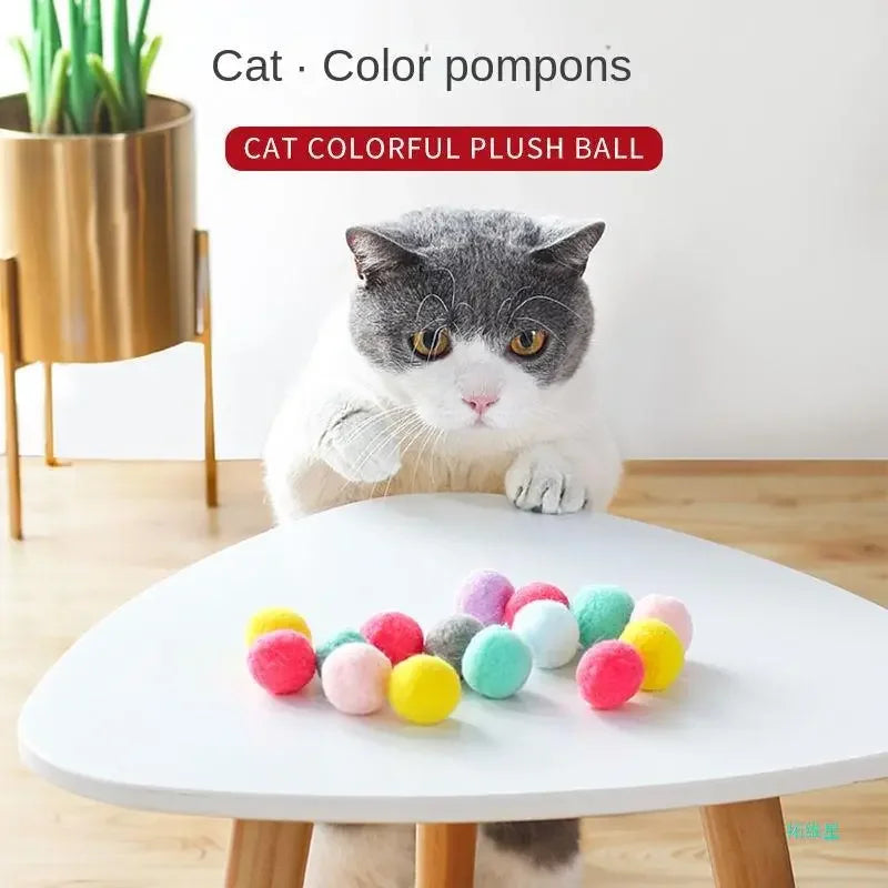 Plüschball-Spielzeug für Katzen – Interaktiv und weich