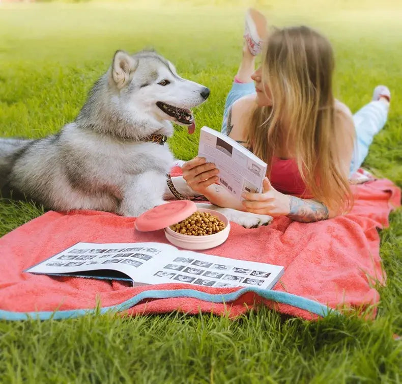 Tragbarer 2-in-1 Reisenapf für Hunde mit Futter- und Wasserfach Petoria