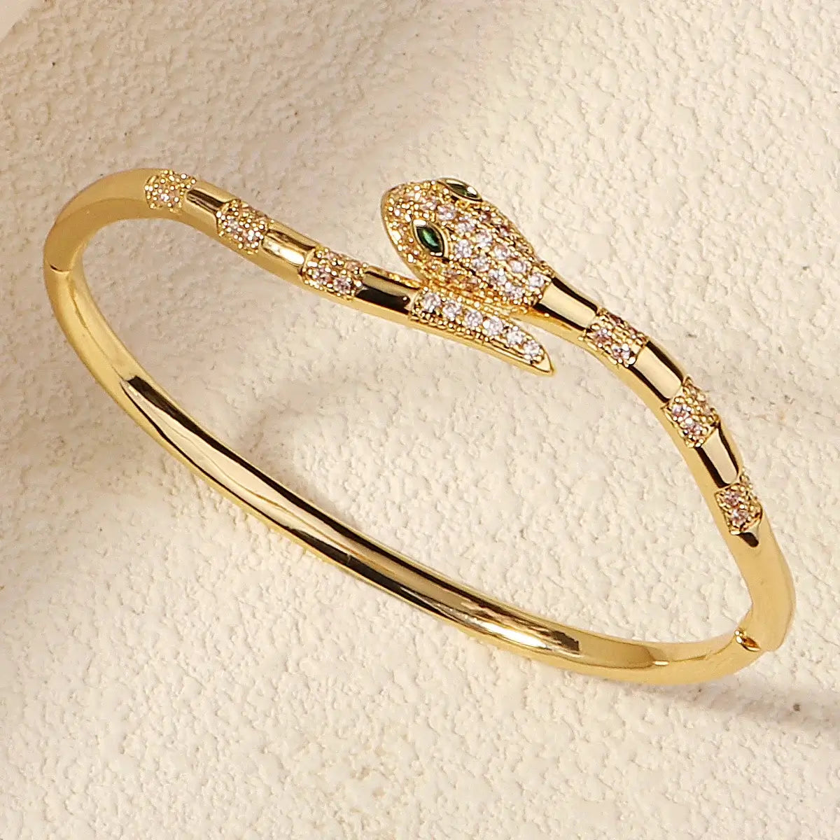Goldenes Tier Armband aus Edelstahl