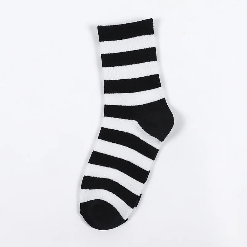 Niedliche Socken mit Kuhmuster für Damen, weiß, schwarz, lustige Cartoon-Tiere, Socken für Mädchen im Angebot, modisch, lässig, Streetwear, Skateboard