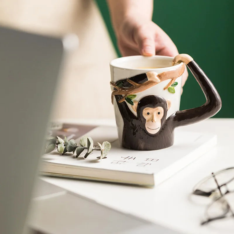 Haushalts-Tiermotiv-Tasse 310ml, Kaffeetasse für Kinder, Cartoon-Affen-Keramiktasse, Unregelmäßige Tasse, Wohnzimmer-Dekorationszubehör